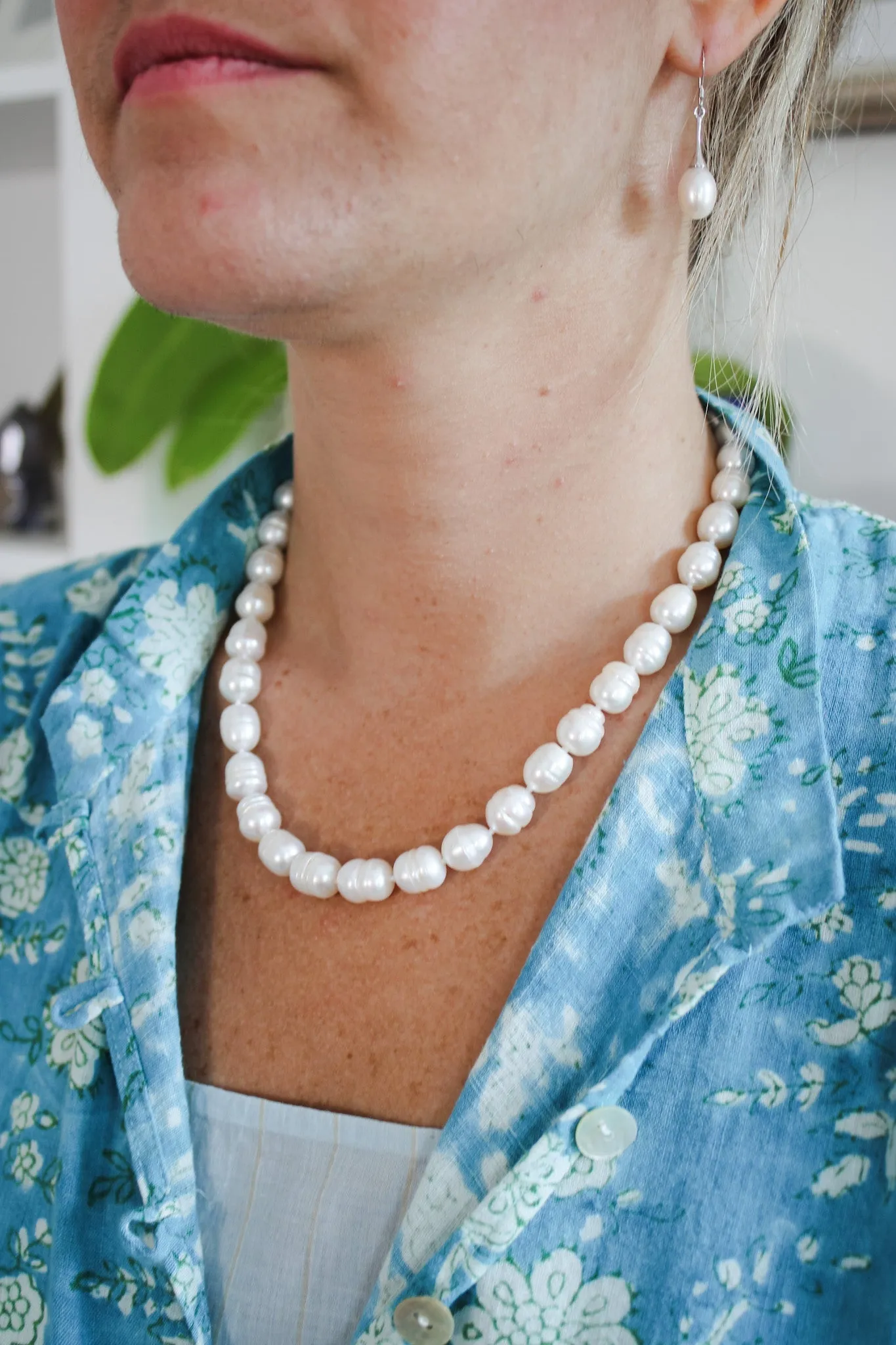 Freshwater Pearls Magnet Necklace- (2 styles)