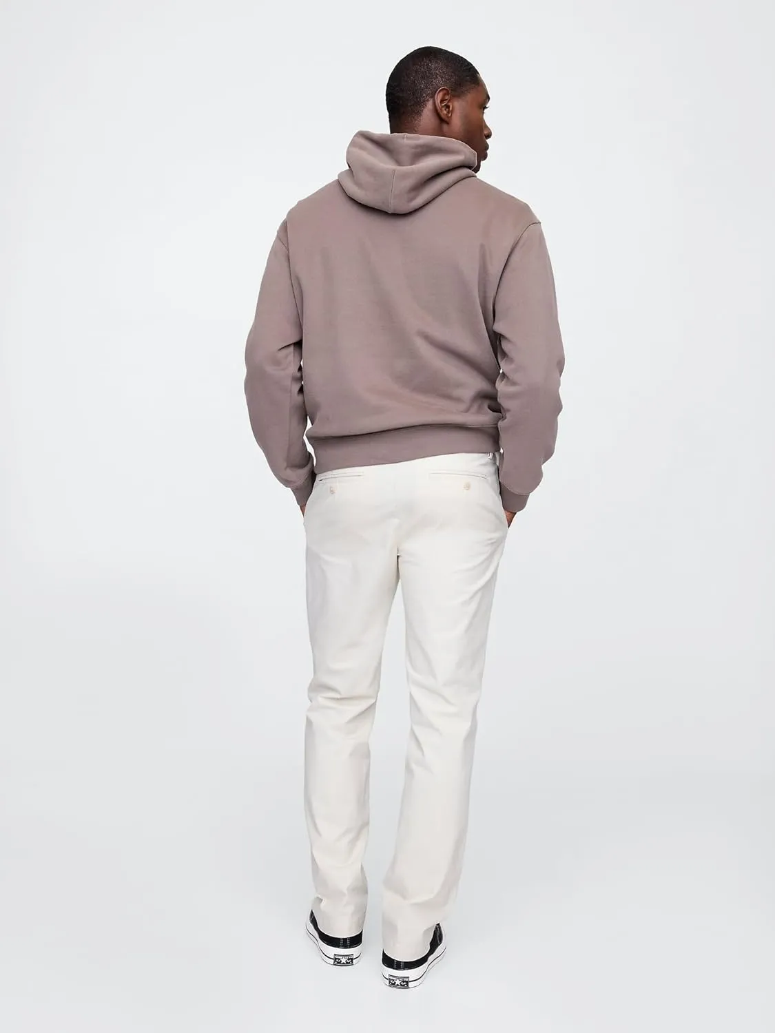 GAP Men's Essential Straight Fit Khaki Chino Pants