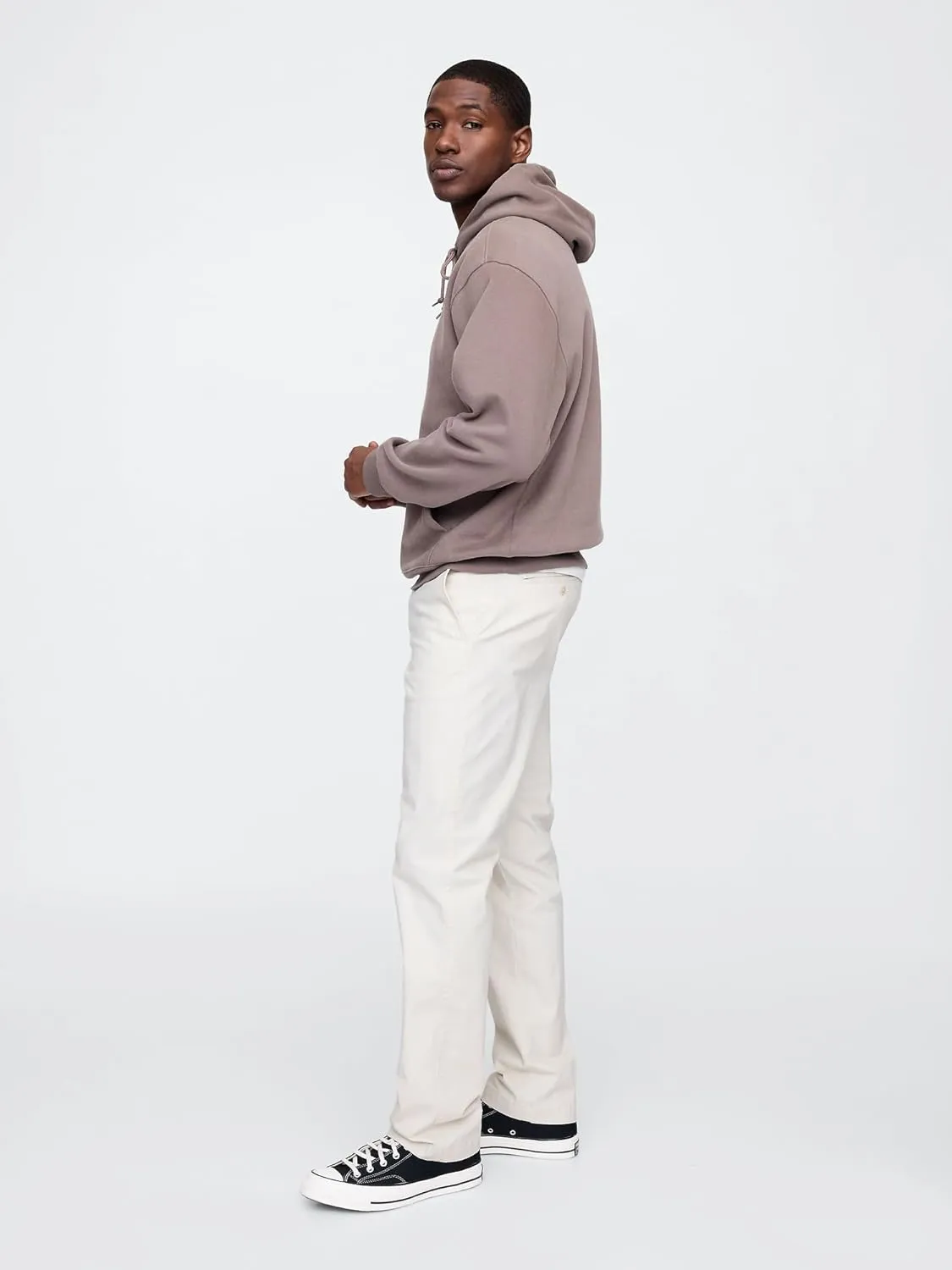 GAP Men's Essential Straight Fit Khaki Chino Pants