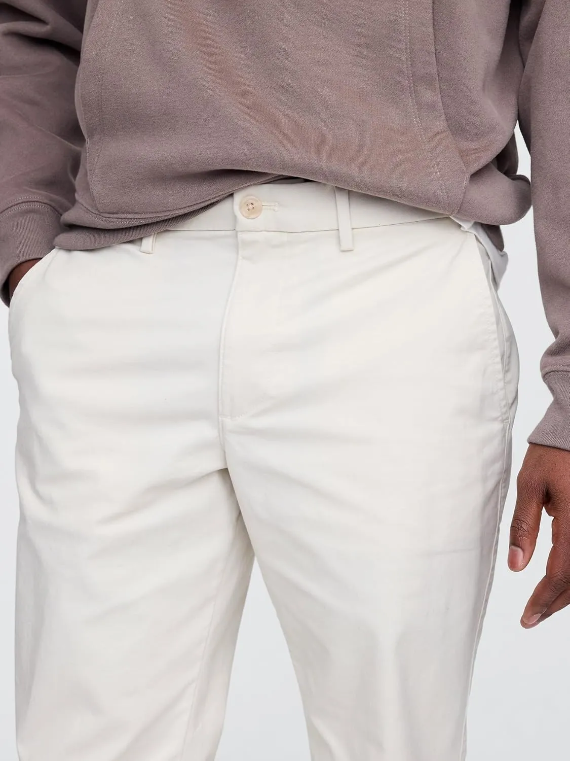 GAP Men's Essential Straight Fit Khaki Chino Pants