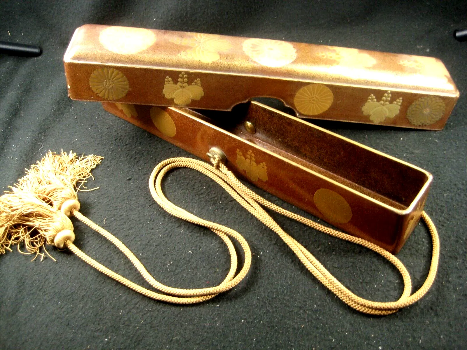 Rare Antique Japanese Edo Era (C1750) Samurai Dagger Box Family Crests Lacquer