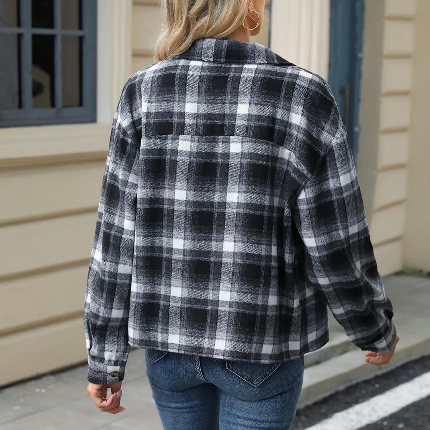 Women's Flannel Jacket Shirts Plaid Button Down Casual Coats 2024 Trendy Fleece Lined Fall Outerwear with Pockets